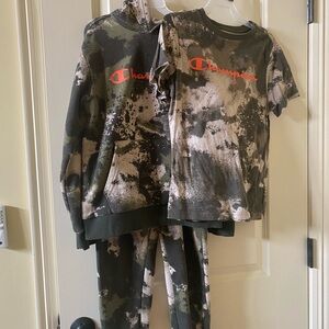 Champion Green and Beige Camouflage Set